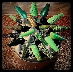 Custom press on nails